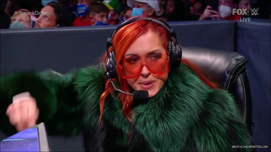 WWE_Friday_Night_SmackDown_2021_10_01_720p_HDTV_x264-NWCHD_mp4_004462365.jpg