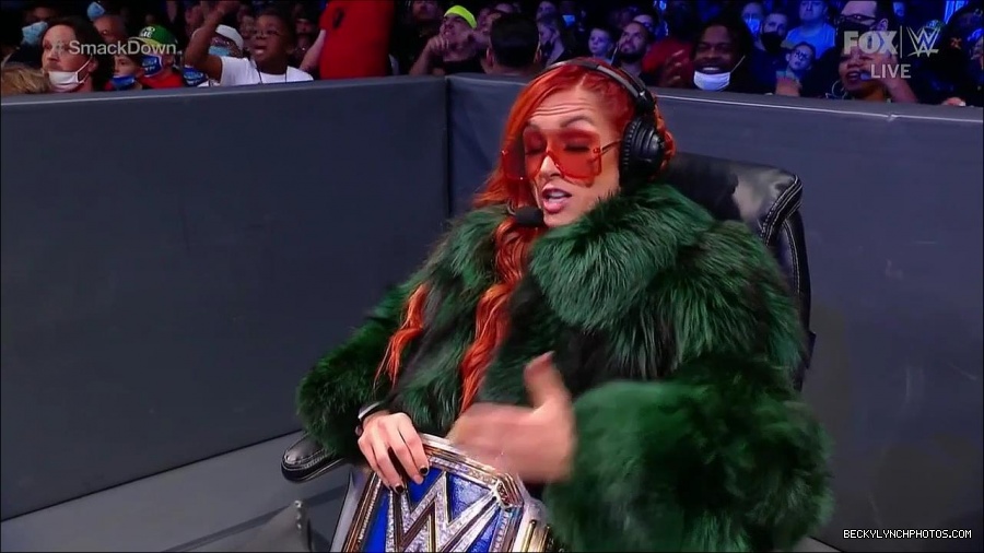 WWE_Friday_Night_SmackDown_2021_10_01_720p_HDTV_x264-NWCHD_mp4_004575255.jpg