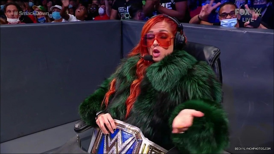 WWE_Friday_Night_SmackDown_2021_10_01_720p_HDTV_x264-NWCHD_mp4_004578058.jpg