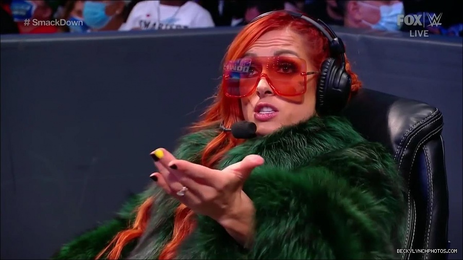 WWE_Friday_Night_SmackDown_2021_10_01_720p_HDTV_x264-NWCHD_mp4_004584365.jpg