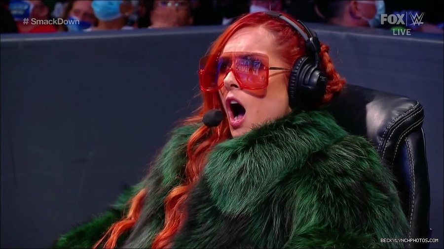 WWE_Friday_Night_SmackDown_2021_10_01_720p_HDTV_x264-NWCHD_mp4_004587167.jpg