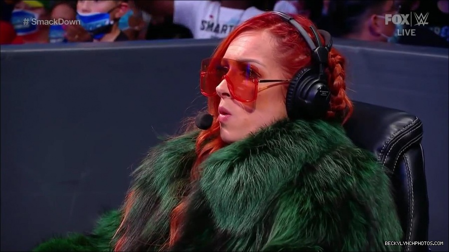 WWE_Friday_Night_SmackDown_2021_10_01_720p_HDTV_x264-NWCHD_mp4_004653033.jpg