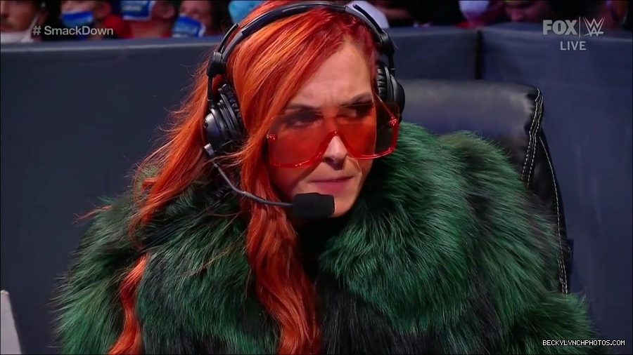 WWE_Friday_Night_SmackDown_2021_10_01_720p_HDTV_x264-NWCHD_mp4_004671251.jpg