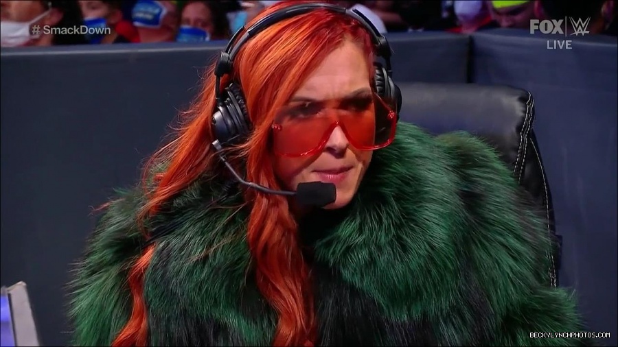 WWE_Friday_Night_SmackDown_2021_10_01_720p_HDTV_x264-NWCHD_mp4_004672653.jpg