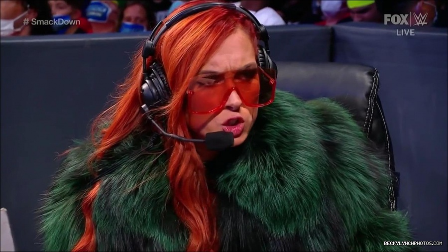WWE_Friday_Night_SmackDown_2021_10_01_720p_HDTV_x264-NWCHD_mp4_004673353.jpg