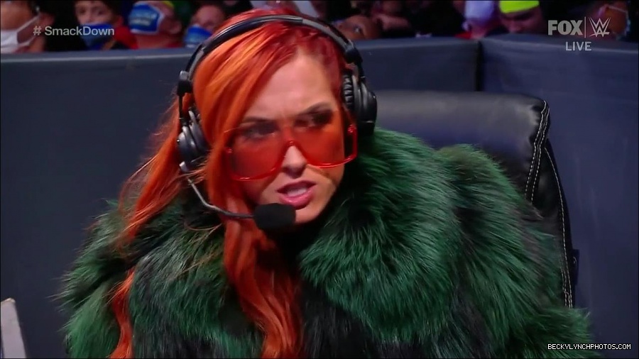 WWE_Friday_Night_SmackDown_2021_10_01_720p_HDTV_x264-NWCHD_mp4_004674054.jpg