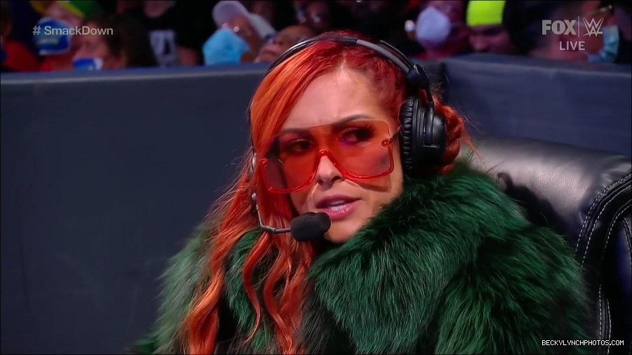 WWE_Friday_Night_SmackDown_2021_10_01_720p_HDTV_x264-NWCHD_mp4_004729409.jpg