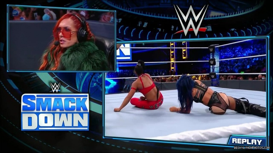 WWE_Friday_Night_SmackDown_2021_10_01_720p_HDTV_x264-NWCHD_mp4_004741321.jpg