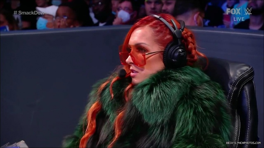 WWE_Friday_Night_SmackDown_2021_10_01_720p_HDTV_x264-NWCHD_mp4_004792472.jpg