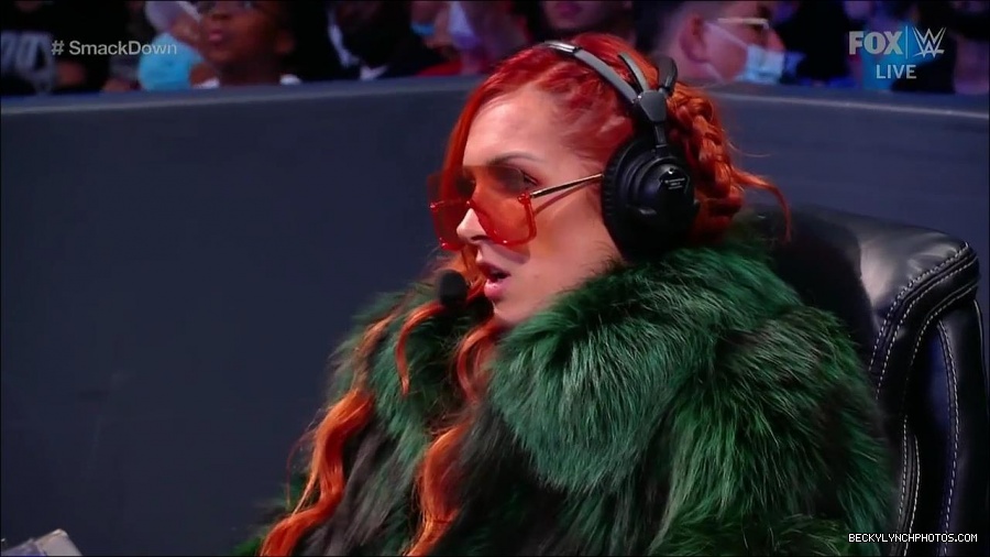 WWE_Friday_Night_SmackDown_2021_10_01_720p_HDTV_x264-NWCHD_mp4_004793874.jpg