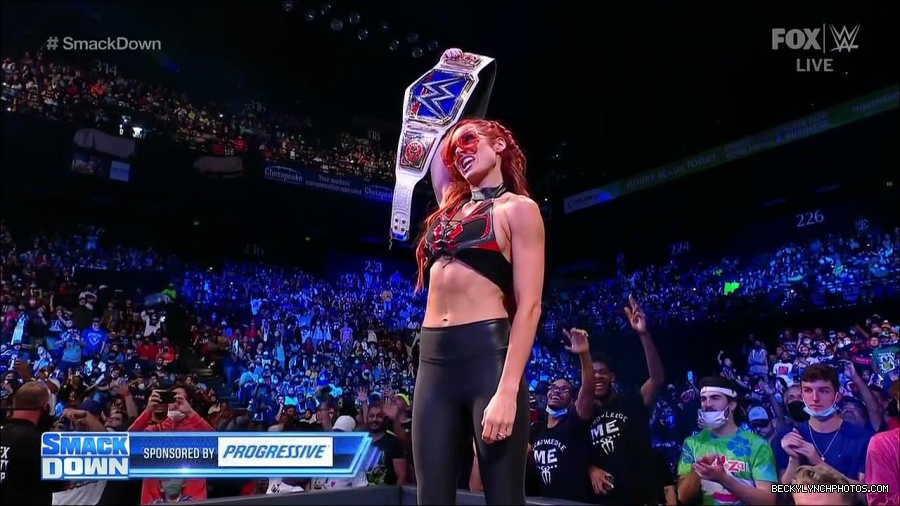 WWE_Friday_Night_SmackDown_2021_10_01_720p_HDTV_x264-NWCHD_mp4_004985866.jpg