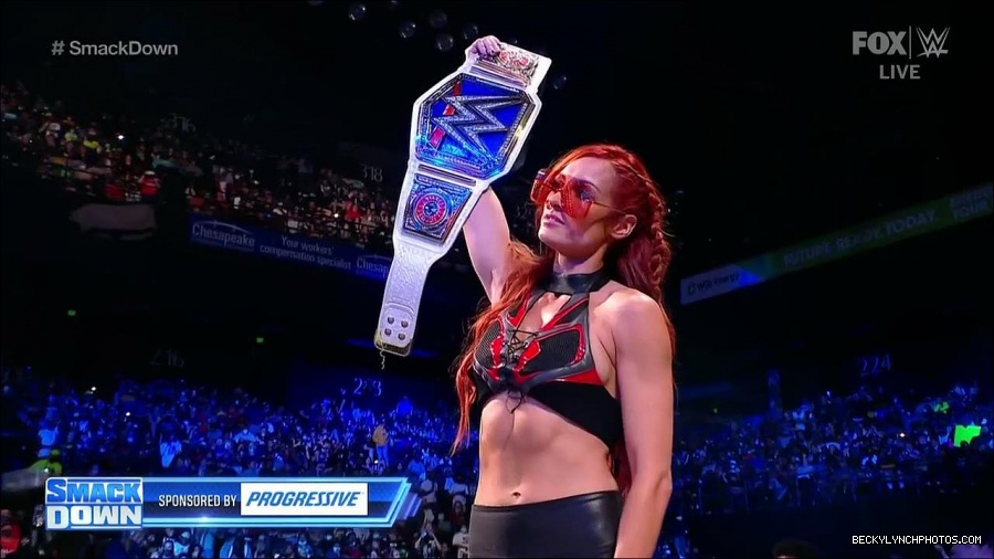 WWE_Friday_Night_SmackDown_2021_10_01_720p_HDTV_x264-NWCHD_mp4_004990771.jpg