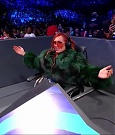 WWE_Friday_Night_SmackDown_2021_10_01_720p_HDTV_x264-NWCHD_mp4_004385989.jpg