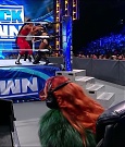 WWE_Friday_Night_SmackDown_2021_10_01_720p_HDTV_x264-NWCHD_mp4_004458161.jpg