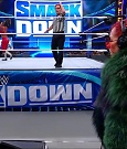 WWE_Friday_Night_SmackDown_2021_10_01_720p_HDTV_x264-NWCHD_mp4_004547150.jpg