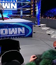 WWE_Friday_Night_SmackDown_2021_10_01_720p_HDTV_x264-NWCHD_mp4_004800881.jpg