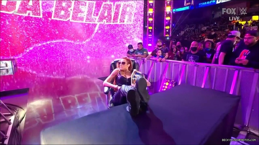 WWE_Friday_Night_SmackDown_2021_10_08_720p_HDTV_x264-NWCHD_mp4_000056389.jpg