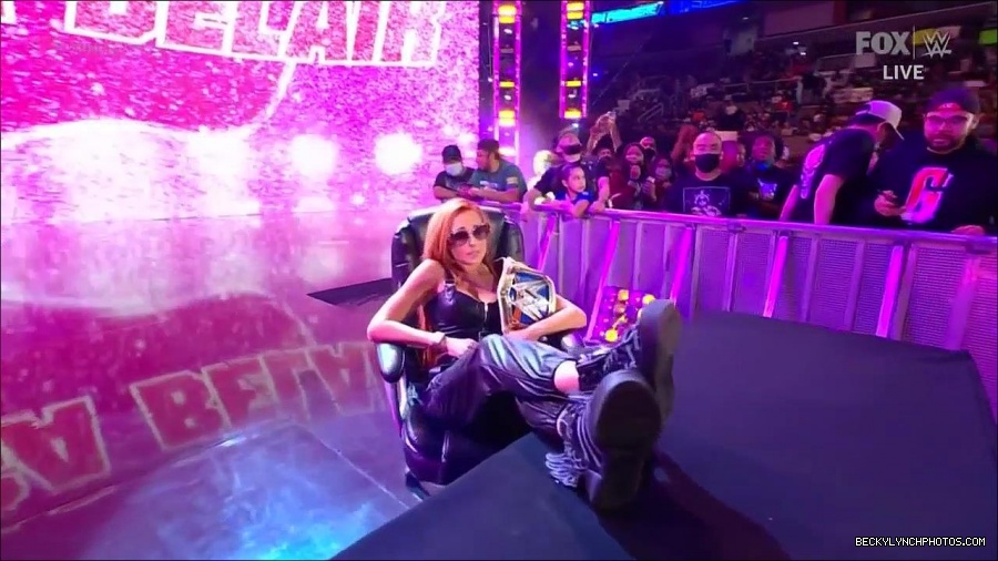 WWE_Friday_Night_SmackDown_2021_10_08_720p_HDTV_x264-NWCHD_mp4_000057090.jpg