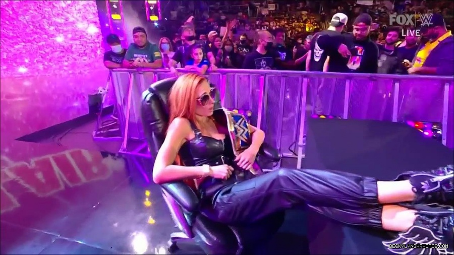 WWE_Friday_Night_SmackDown_2021_10_08_720p_HDTV_x264-NWCHD_mp4_000058491.jpg