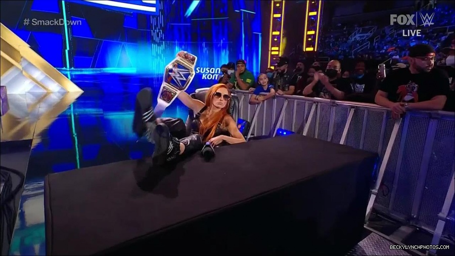 WWE_Friday_Night_SmackDown_2021_10_08_720p_HDTV_x264-NWCHD_mp4_000220053.jpg