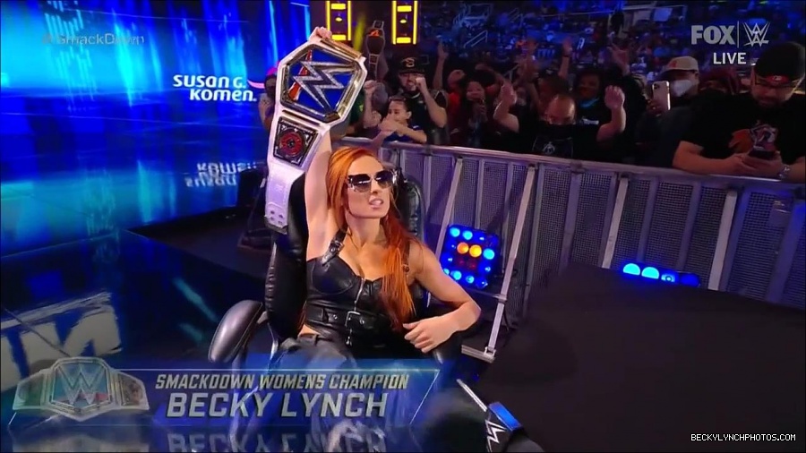 WWE_Friday_Night_SmackDown_2021_10_08_720p_HDTV_x264-NWCHD_mp4_000223556.jpg