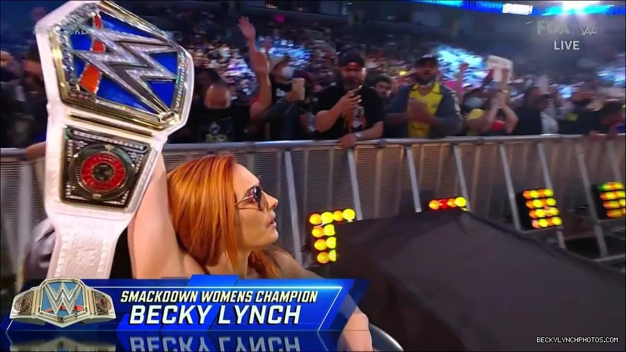 WWE_Friday_Night_SmackDown_2021_10_08_720p_HDTV_x264-NWCHD_mp4_000227060.jpg