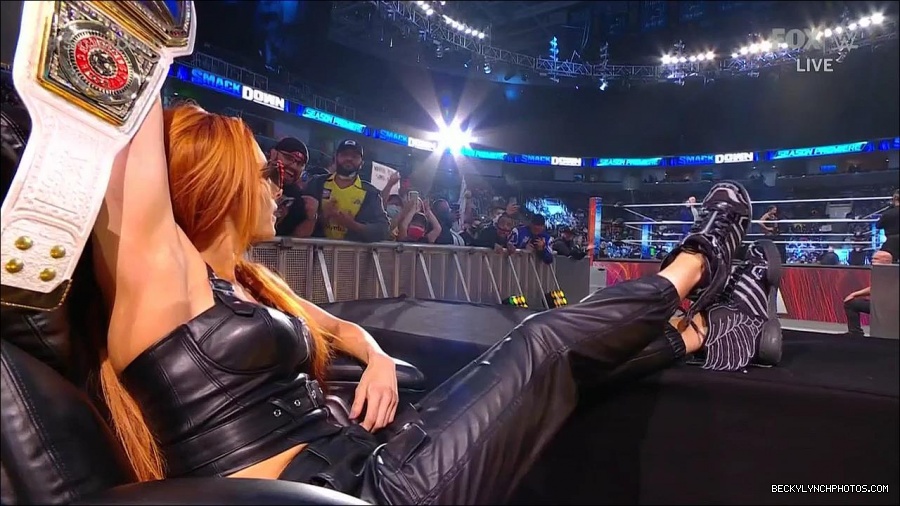 WWE_Friday_Night_SmackDown_2021_10_08_720p_HDTV_x264-NWCHD_mp4_000229862.jpg