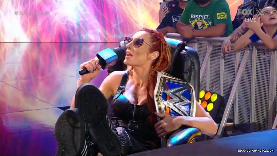 WWE_Friday_Night_SmackDown_2021_10_08_720p_HDTV_x264-NWCHD_mp4_000250183.jpg