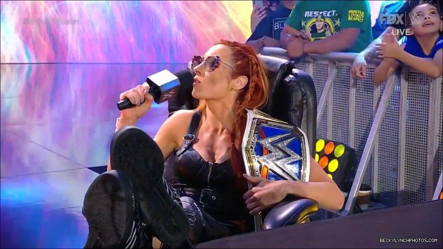 WWE_Friday_Night_SmackDown_2021_10_08_720p_HDTV_x264-NWCHD_mp4_000250883.jpg