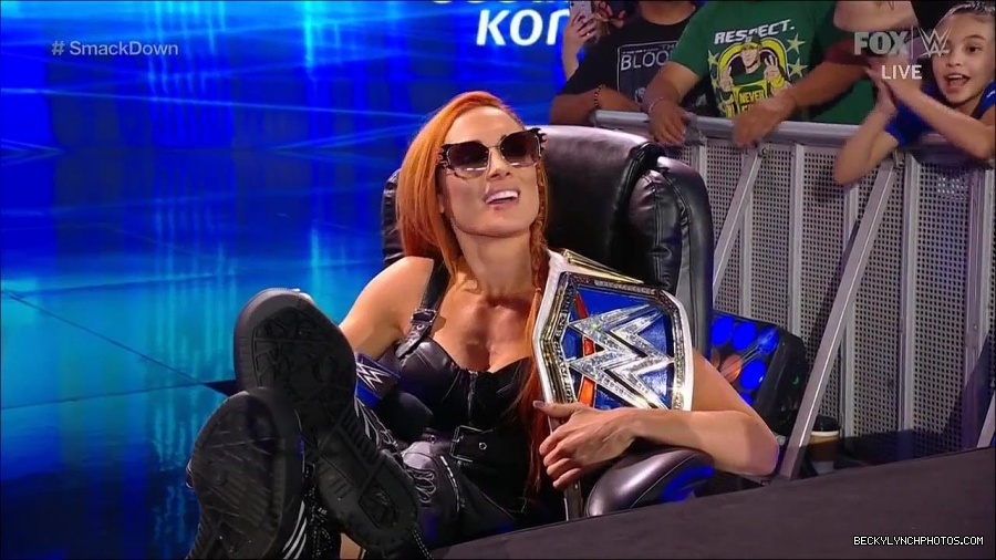 WWE_Friday_Night_SmackDown_2021_10_08_720p_HDTV_x264-NWCHD_mp4_000253686.jpg