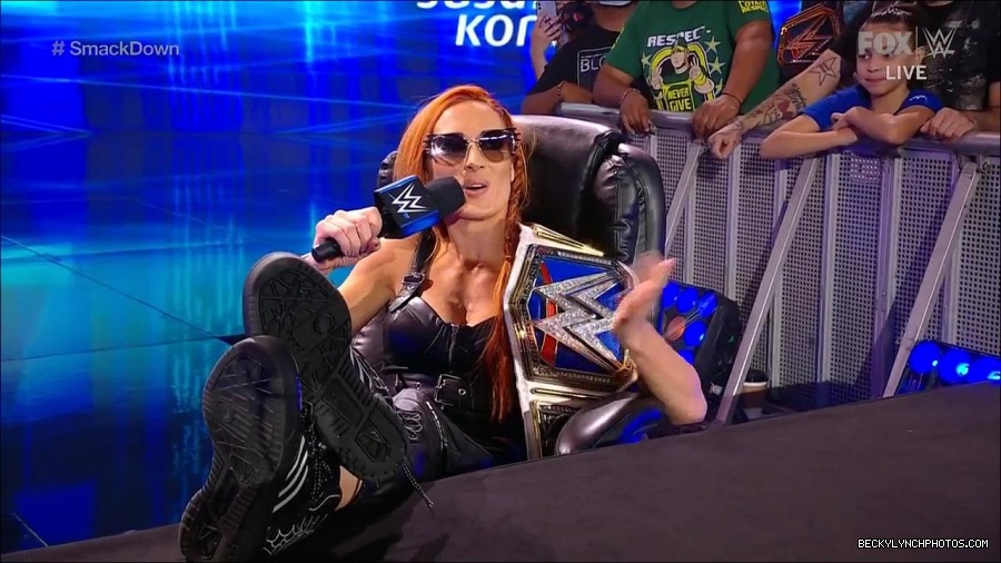 WWE_Friday_Night_SmackDown_2021_10_08_720p_HDTV_x264-NWCHD_mp4_000257890.jpg