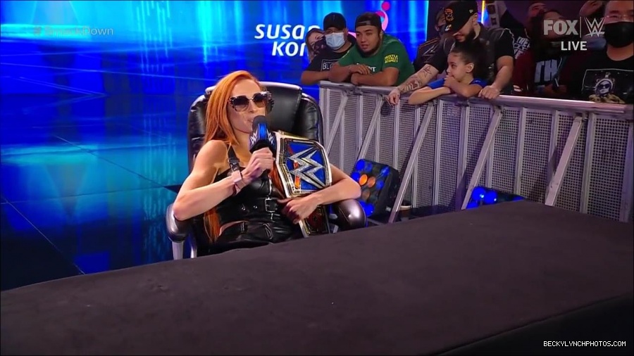 WWE_Friday_Night_SmackDown_2021_10_08_720p_HDTV_x264-NWCHD_mp4_000264197.jpg