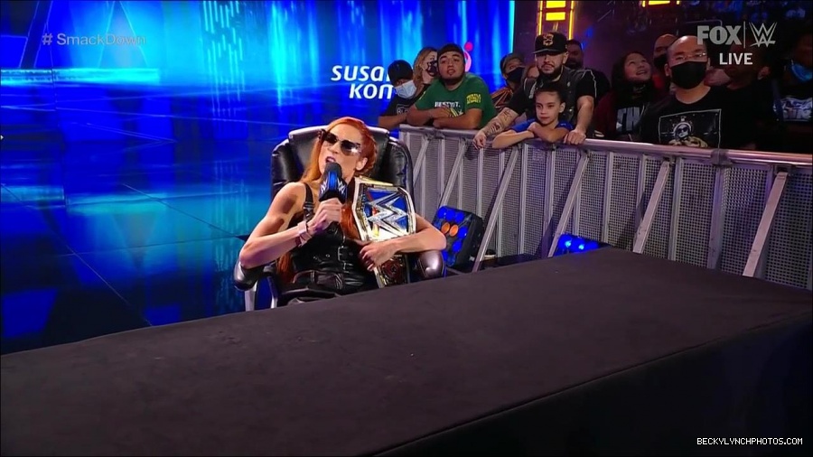 WWE_Friday_Night_SmackDown_2021_10_08_720p_HDTV_x264-NWCHD_mp4_000269102.jpg