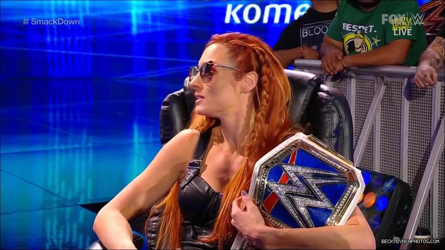 WWE_Friday_Night_SmackDown_2021_10_08_720p_HDTV_x264-NWCHD_mp4_000296429.jpg