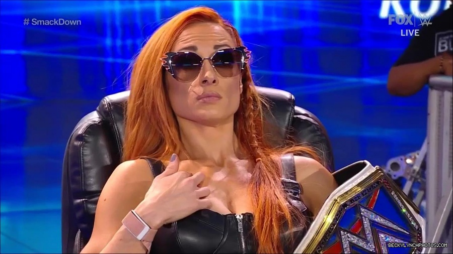 WWE_Friday_Night_SmackDown_2021_10_08_720p_HDTV_x264-NWCHD_mp4_000327960.jpg