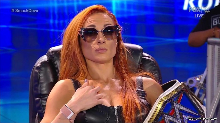 WWE_Friday_Night_SmackDown_2021_10_08_720p_HDTV_x264-NWCHD_mp4_000328661.jpg
