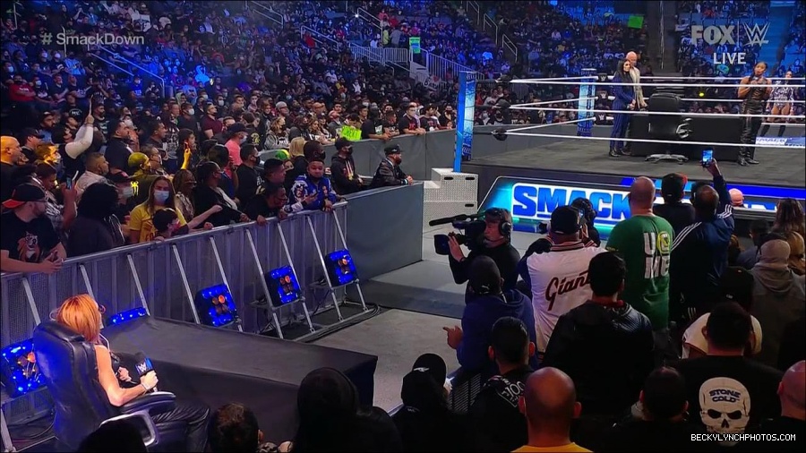WWE_Friday_Night_SmackDown_2021_10_08_720p_HDTV_x264-NWCHD_mp4_000333566.jpg