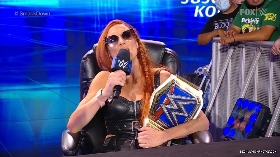 WWE_Friday_Night_SmackDown_2021_10_08_720p_HDTV_x264-NWCHD_mp4_000341974.jpg