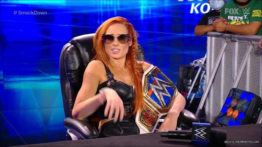 WWE_Friday_Night_SmackDown_2021_10_08_720p_HDTV_x264-NWCHD_mp4_000379112.jpg