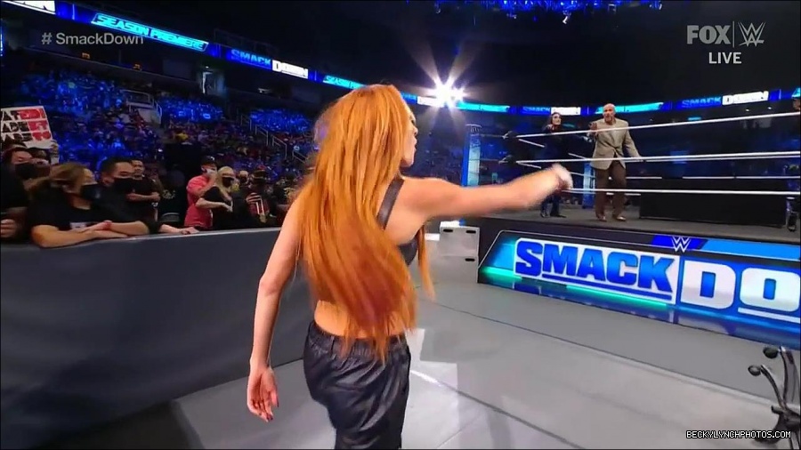 WWE_Friday_Night_SmackDown_2021_10_08_720p_HDTV_x264-NWCHD_mp4_000411344.jpg