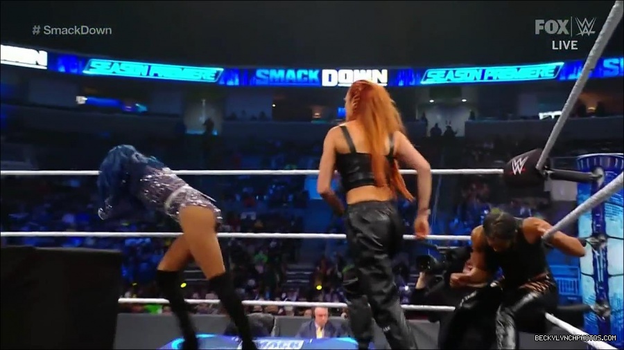 WWE_Friday_Night_SmackDown_2021_10_08_720p_HDTV_x264-NWCHD_mp4_000423256.jpg