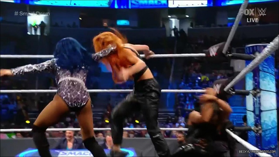 WWE_Friday_Night_SmackDown_2021_10_08_720p_HDTV_x264-NWCHD_mp4_000428161.jpg