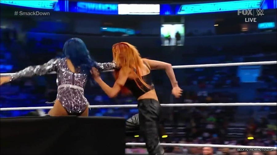 WWE_Friday_Night_SmackDown_2021_10_08_720p_HDTV_x264-NWCHD_mp4_000428861.jpg