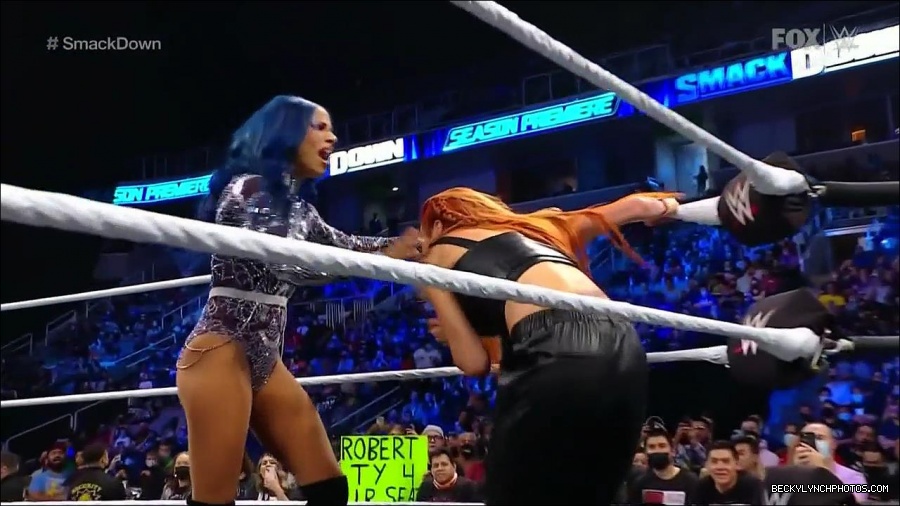 WWE_Friday_Night_SmackDown_2021_10_08_720p_HDTV_x264-NWCHD_mp4_000430963.jpg