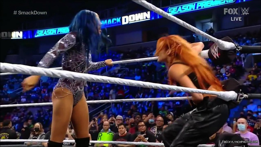 WWE_Friday_Night_SmackDown_2021_10_08_720p_HDTV_x264-NWCHD_mp4_000435168.jpg