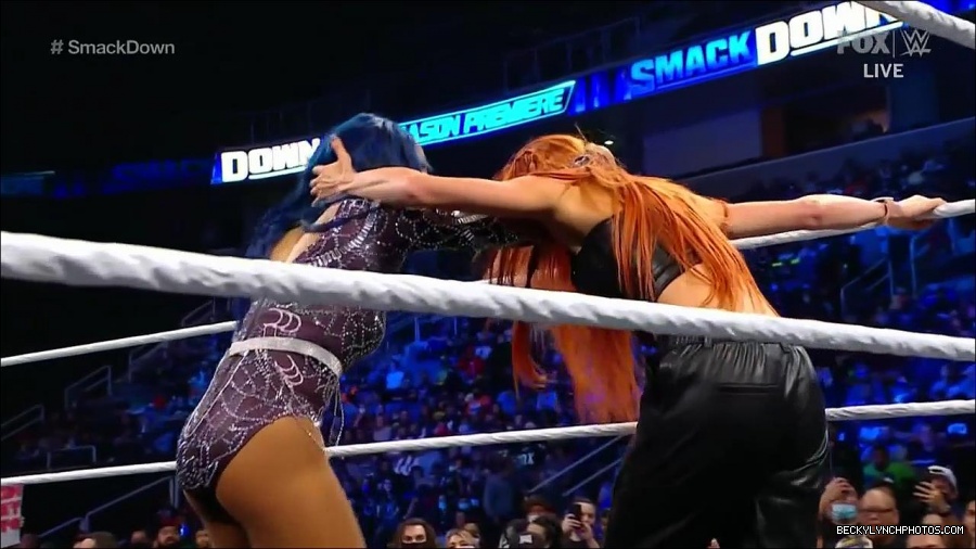WWE_Friday_Night_SmackDown_2021_10_08_720p_HDTV_x264-NWCHD_mp4_000437270.jpg