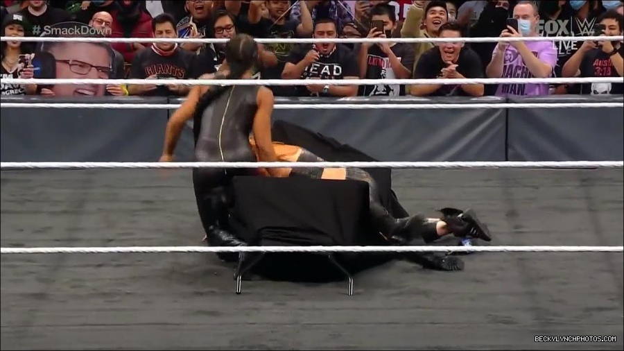WWE_Friday_Night_SmackDown_2021_10_08_720p_HDTV_x264-NWCHD_mp4_000471604.jpg