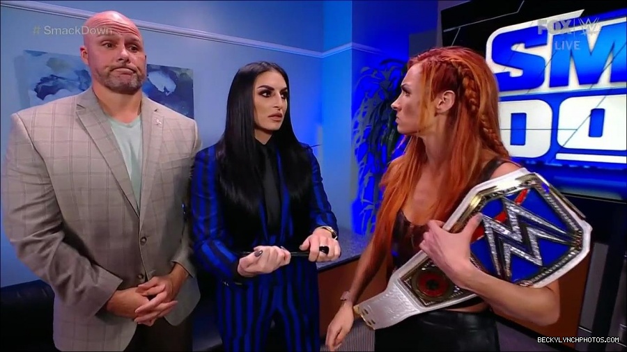 WWE_Friday_Night_SmackDown_2021_10_08_720p_HDTV_x264-NWCHD_mp4_004464149.jpg