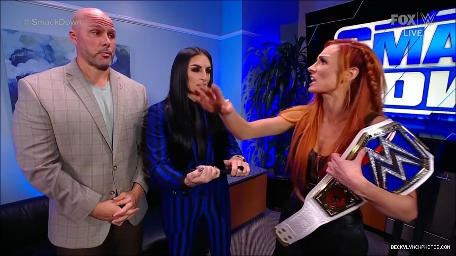 WWE_Friday_Night_SmackDown_2021_10_08_720p_HDTV_x264-NWCHD_mp4_004465550.jpg