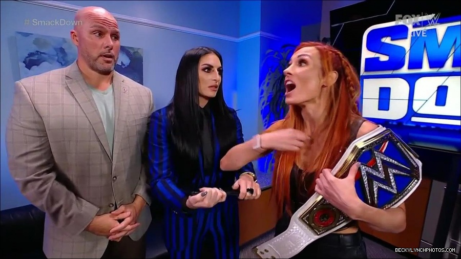 WWE_Friday_Night_SmackDown_2021_10_08_720p_HDTV_x264-NWCHD_mp4_004466251.jpg